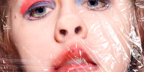 PLASTIK FARVER- The Play