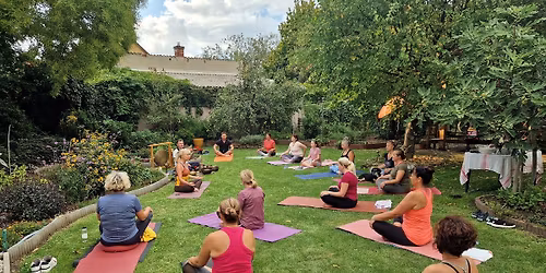 \ud83e\udebbAnya-L\u00e1nya Any\u00e1k Napi j\u00f3ga a kertben\ud83e\udebb(adom\u00e1nyos)