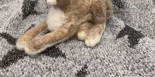 Needlefelt Lazy Hare