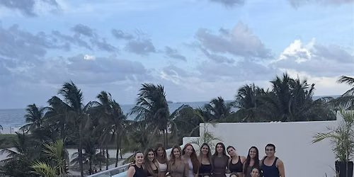 Sunset Yoga con Ro