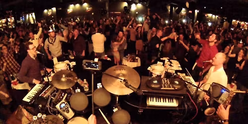 UD's Holiday Traditions: Duelling Pianos in Union Square