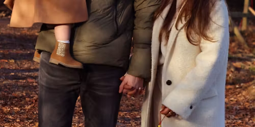 Christmas Tree Photoshoot - Booking Essential