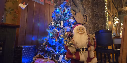 Santa comes to Cobrizo