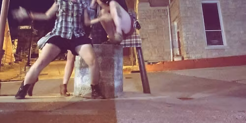 Elegant Ladies Live at Nice Ice