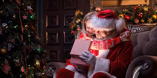 Julemanden bes\u00f8ger Odense Hovedbibliotek