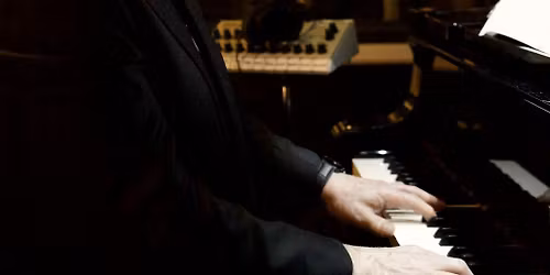 Sir Elton - At the Piano: The Music of Elton John at Alexis Park All Suite Resort