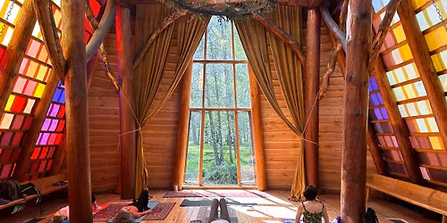 Aktivitetsuka: Yoga i H\u00e5pets Katedral