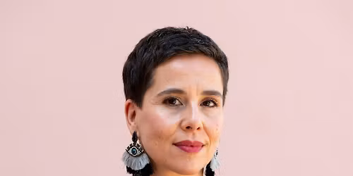 APRESENTA\u00c7\u00c3O DE \u201cA MULHER POR DETR\u00c1S DA PAREDE\u201d, COM FILIPA FONSECA SILVA