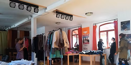 Kleidertausch statt Shoppingrausch