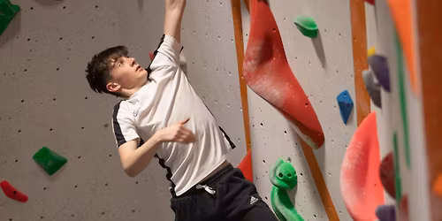 Beginner Bouldering Course.