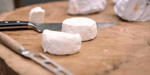 Wein und K\u00e4se - Ehre wem Ehre geb\u00fchrt\u201c