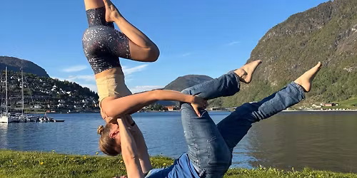 Acro Training (beginner friendly & gratis)