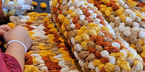 21 SPOTS LEFT! Dec 14th - Ashwaubenon Bowling Alley Chunky Knit Blanket Workshop