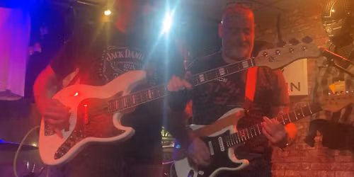 4 OM play Downstairs at Chas Mann's - Pink Floyd and much more