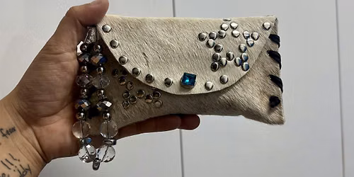PIEL PROHIBIDA : CAMERA + ESSENTIALS POUCH