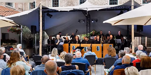 Pre-holiday concert bigband On The Move in Observant