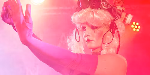 SEMAINE MORTELLE #1 - Stage Welcome and You \/ Strip-tease burlesque au Nouveau Studio Th\u00e9\u00e2tre 