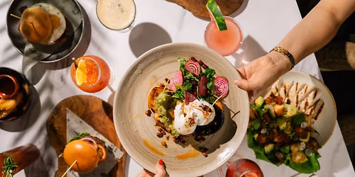 BOTTOMLESS BRUNCH \ud83e\udd42
