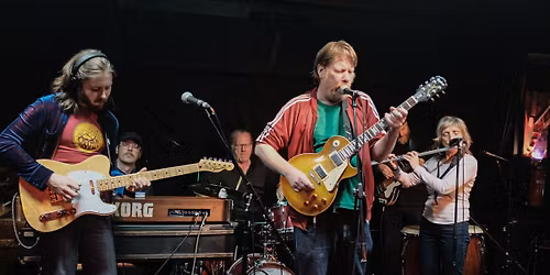 Lyxbabian Live! Fyrens \u00d6lkaf\u00e9 