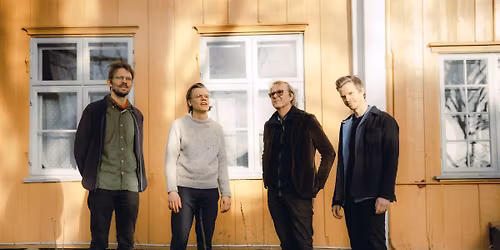 Sesong\u00e5pning p\u00e5 Holmsbu kirkested med Lars Lillo-Stenberg og Maridalen.