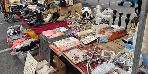 Super vlooienmarkt Breda sporthal de Bress