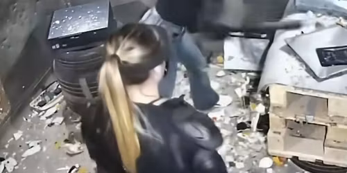 DEF\u2019ROOM \u2013 Viens p\u00e9ter un plomb (l\u00e9galement) !\u201d