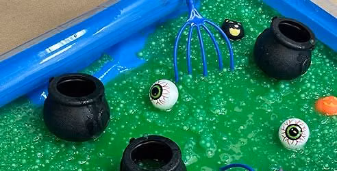 Ghoul & Goo Messy Play Pop Up!