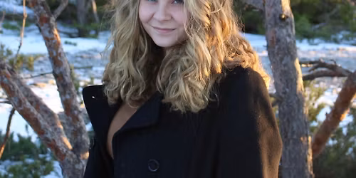 Julnattsgudstj\u00e4nst i V\u00e4stergarns kyrka med Elin Stj\u00e4rnarve