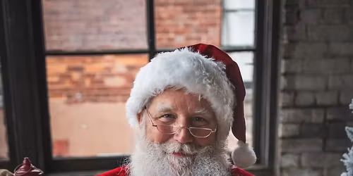 Santa Visits Applegate