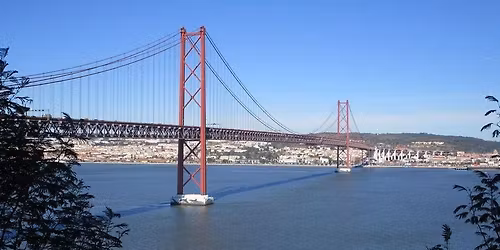 Caminhando no Trilho do Cristo-Rei