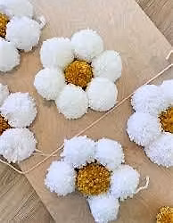 Pom Pom Daisy Posey - Community Craft