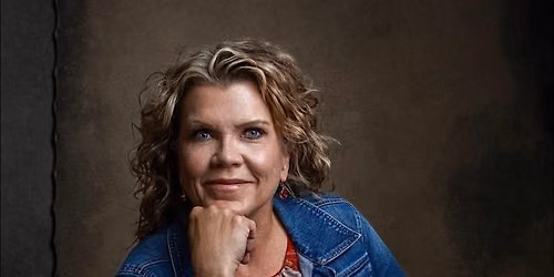 The Sips & Stories Show with Suzette Jewett