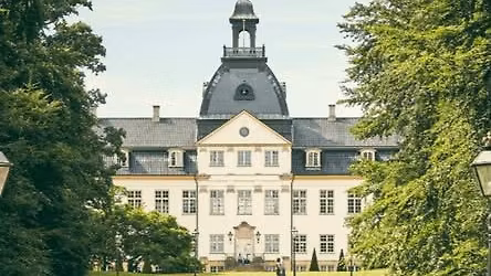 S\u00e6rrundvisning p\u00e5 Charlottenlund Slot