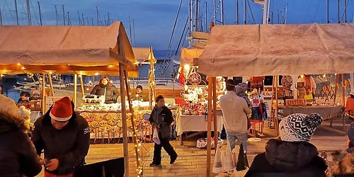 Fony\u00f3di Adventi V\u00e1s\u00e1r