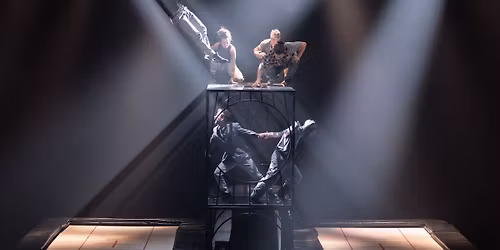 CIRCONOVA : Face aux murs