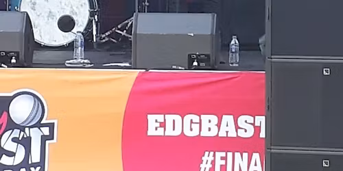 UNDER THE COVERS LIVE \ud83c\udfb8\ud83c\udfa4Actress and Bishop