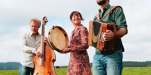 Nisia trio feat. Laura Cortese