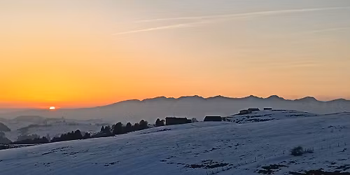 Tramonto in Lessinia, luna piena e cena in rifugio 