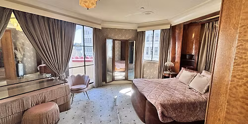 The James Oviatt Twilight Penthouse Tour