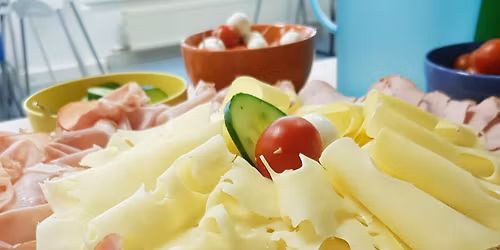 F26-DO02 Fr\u00fchst\u00fccksbrunch f\u00fcr Familien