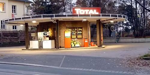 Kleines Treffen - Support \u00e4lteste Tankstelle Dresdens