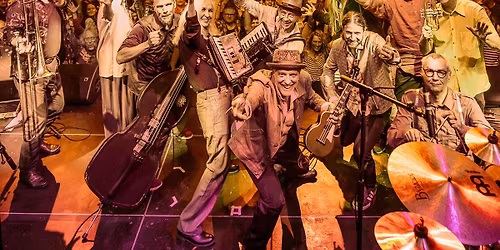 17 Hippies - Berlin (D) - 30 Jahre live!