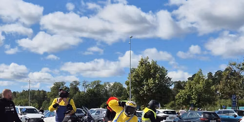 M\u00e4laren runt - motorcykelmaskerad