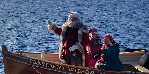 Visite du P\u00e8re No\u00ebl au march\u00e9 de No\u00ebl de Lutry