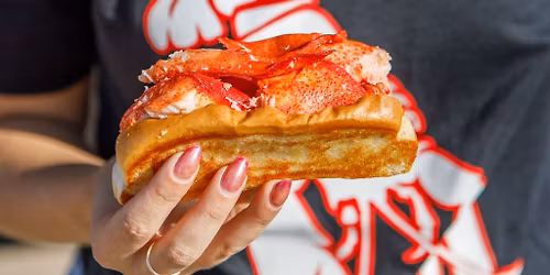 \ud83e\udd9e\ud83c\udfe1 Cousins Maine Lobster at Bakersfield Lowe\u2019s \u2013 Near In-N-Out \ud83c\udf7d\ufe0f\u2728