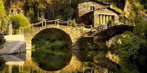 Aldeia do Pi\u00f3d\u00e3o e Foz D`\u00c9gua