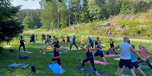 Utend\u00f8rs Yoga p\u00e5 Mariholtet\ud83c\udf32\u2600\ufe0f