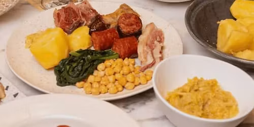 Cocido tradicional gallego en un reservado de La Cantina by Le Tavernier