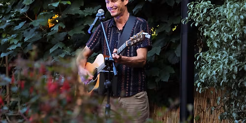 Tim Young live at The Cliff, Canford Cliffs - New Year's Eve