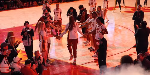 Parking USC Trojans at Minnesota Golden Gophers Womens Volleyball